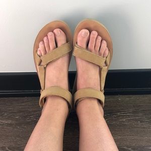 Midform Leather Teva Sandals Size 9